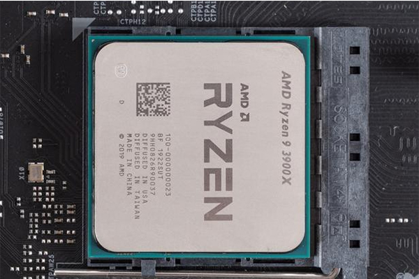AMD锐龙9-3900X-1.jpg