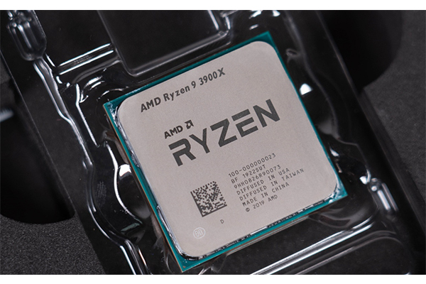AMD锐龙9-3900X-2.jpg