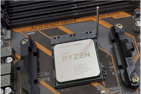 AMD锐龙7-3800X-3.jpg
