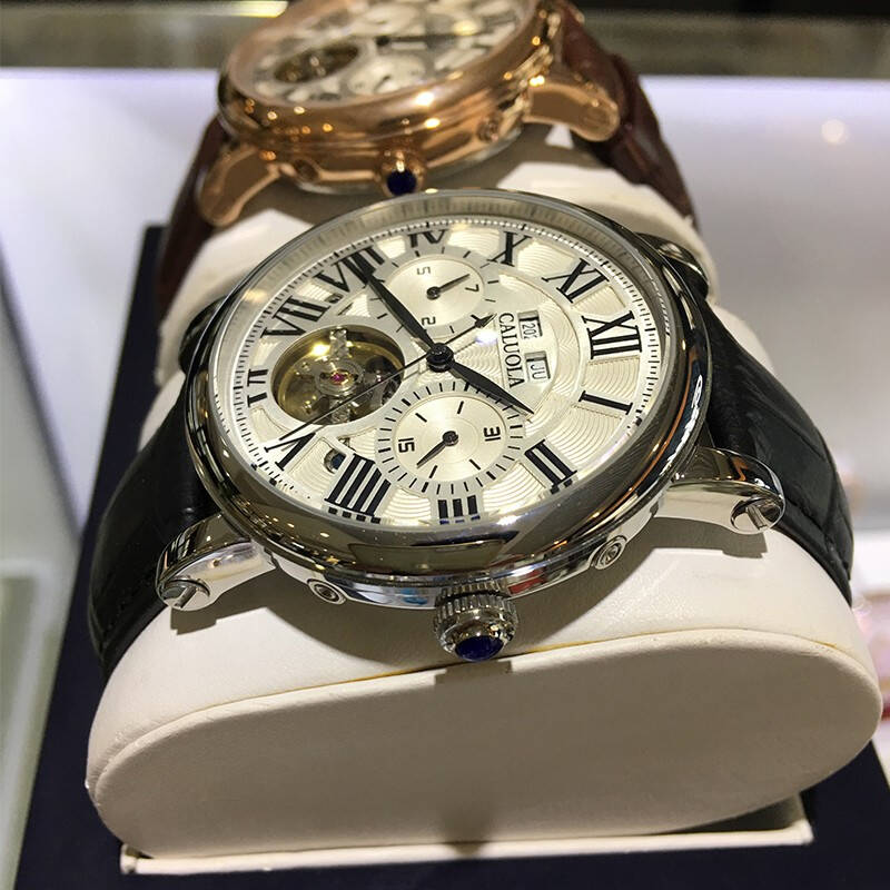 卡罗莱 镂空复古男款手表