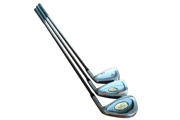 高尔夫球杆碳素与钢杆身的区别