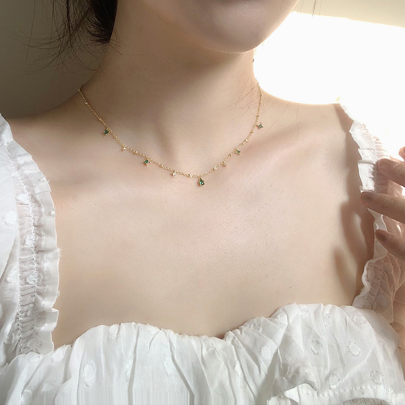 s925纯银项链女法式复古优雅小众设计感祖母绿水滴锆石轻奢锁骨链